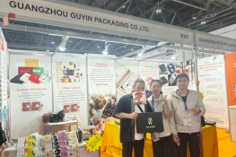 Group photo of exhibition businesspeople